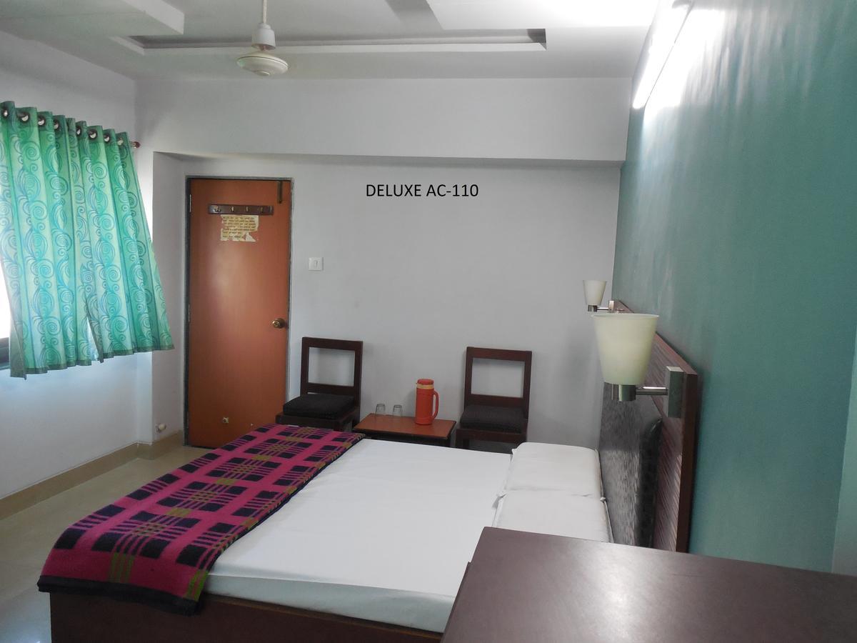 אחמדאבאד Hotel Silver Springs מראה חיצוני תמונה