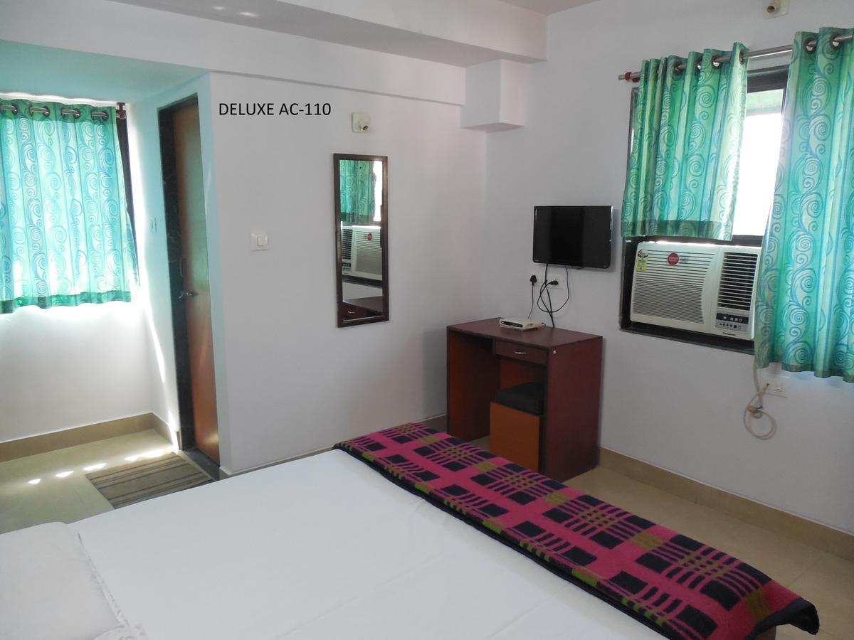 אחמדאבאד Hotel Silver Springs מראה חיצוני תמונה