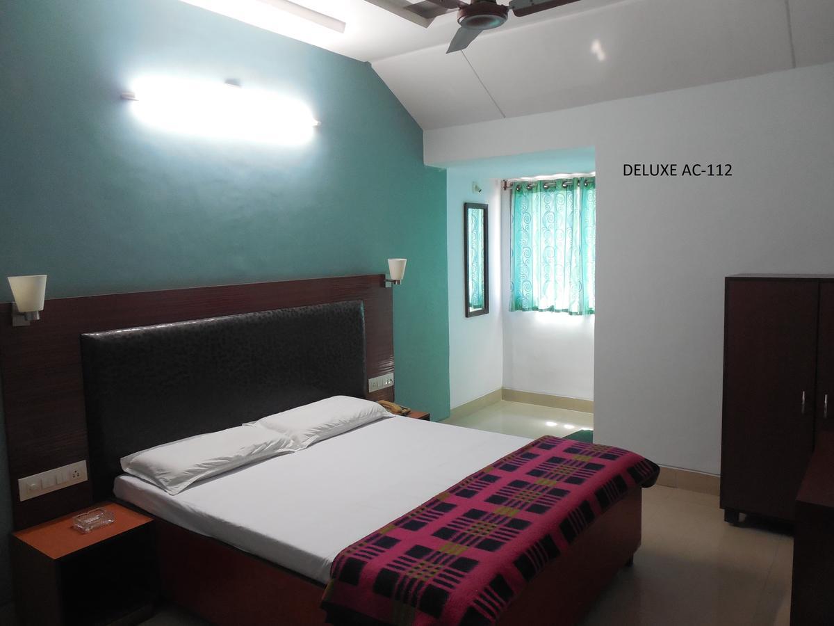אחמדאבאד Hotel Silver Springs מראה חיצוני תמונה