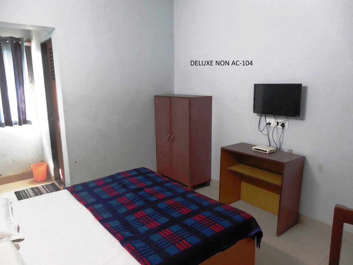 אחמדאבאד Hotel Silver Springs מראה חיצוני תמונה